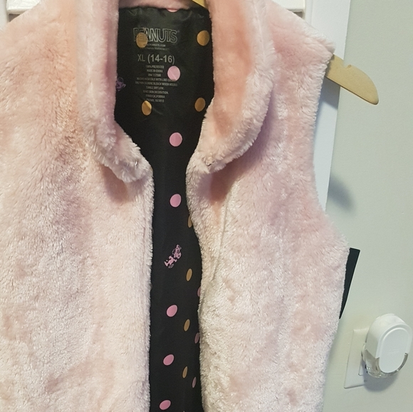 Junior (XL) Furry ("Peanuts) Vest - Picture 4 of 4
